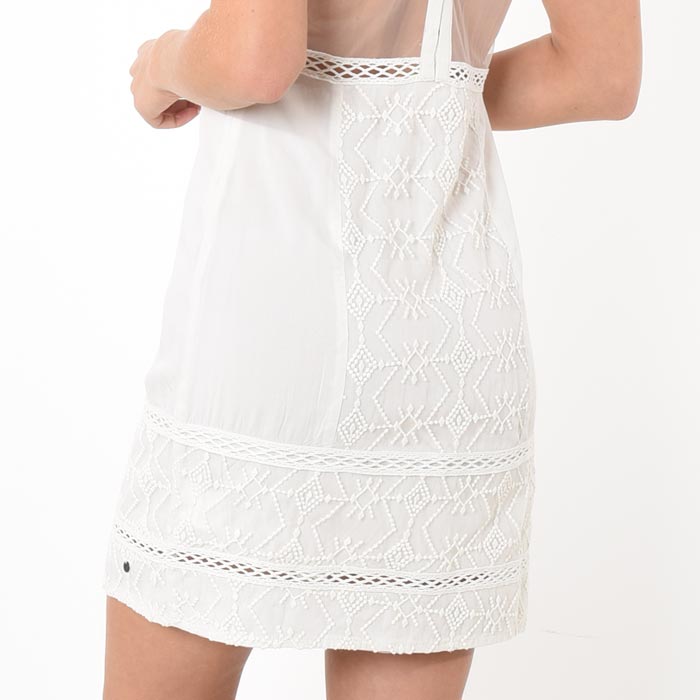 robe blanche kaporal